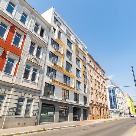 Brand New Two Room Apartment #26 With Free Secure Parking Close To Center Прага Екстериор снимка