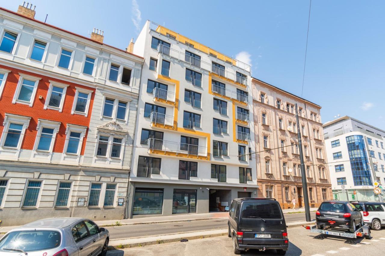 Brand New Two Room Apartment #26 With Free Secure Parking Close To Center Прага Екстериор снимка